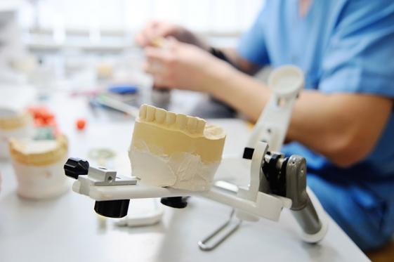 Réparation prothèse dentaire
